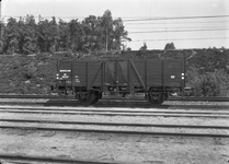 167506 Afbeelding van kolenwagen nr. NS 56222 (type GTMK) van de N.S. op het emplacement te Maarn.